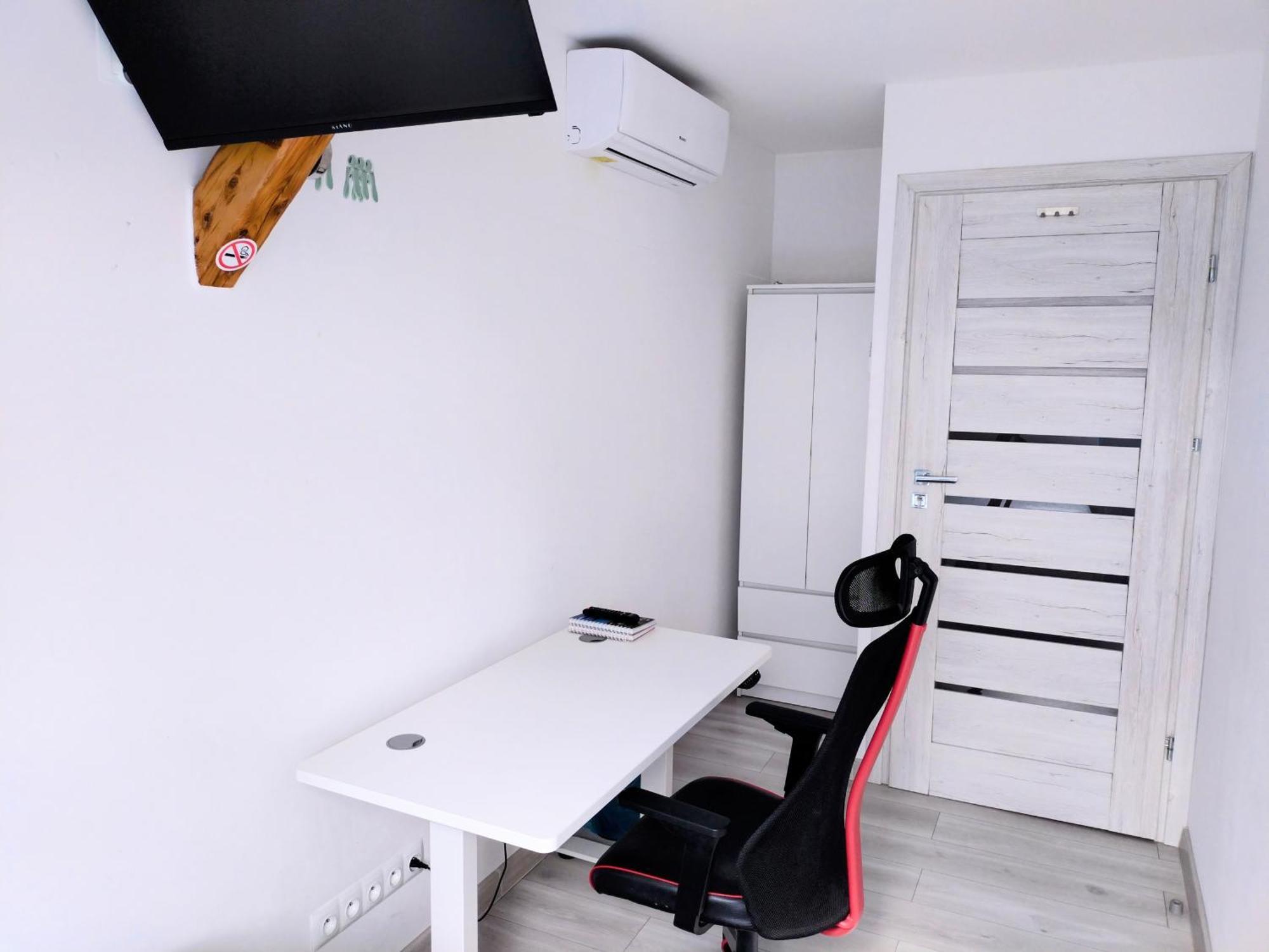 Apartment Sleep In Center